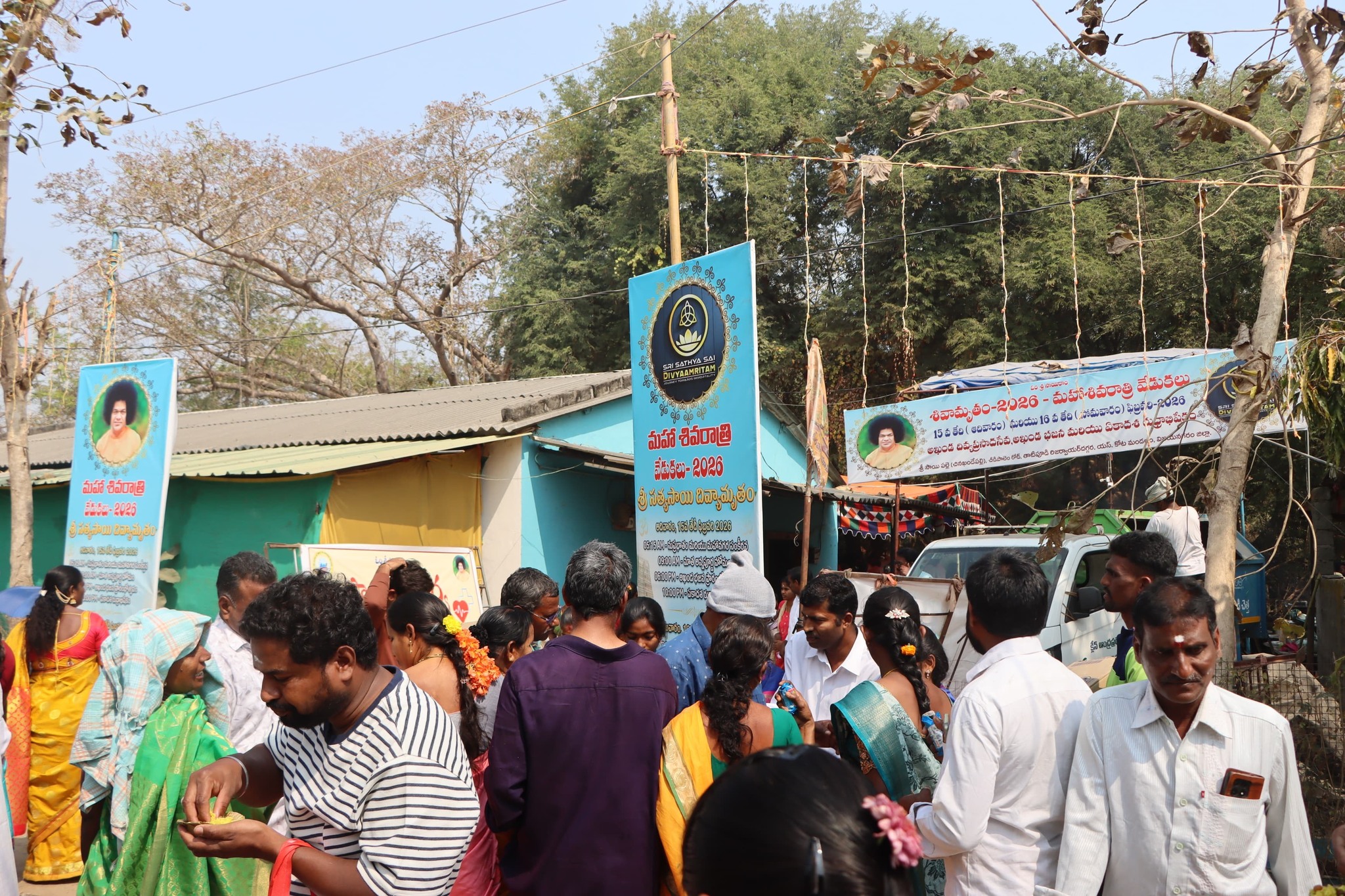 Akhanda Divya Prasada Seva was reverentially offered to thousands of devotees at Sri Sanyseswara Swami Temple